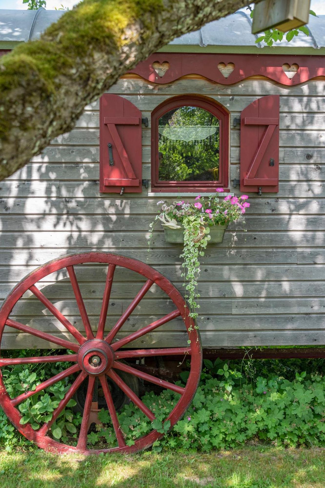 Roulotte Le Temps De Rever Bed and Breakfast Saint-Michel-sur-Meurthe Esterno foto